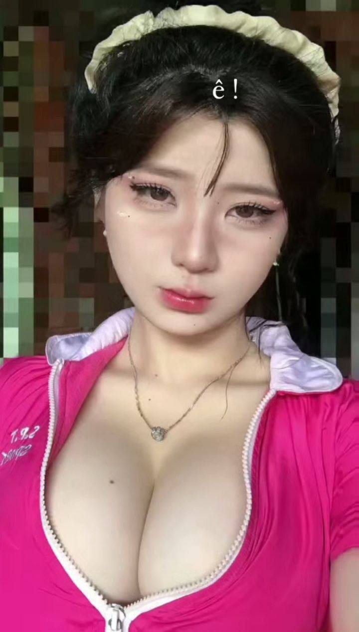 Cô gái 18+ thủ dâm nhiều nước